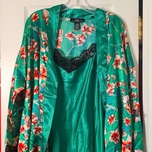 2 piece Nightie & Robe set